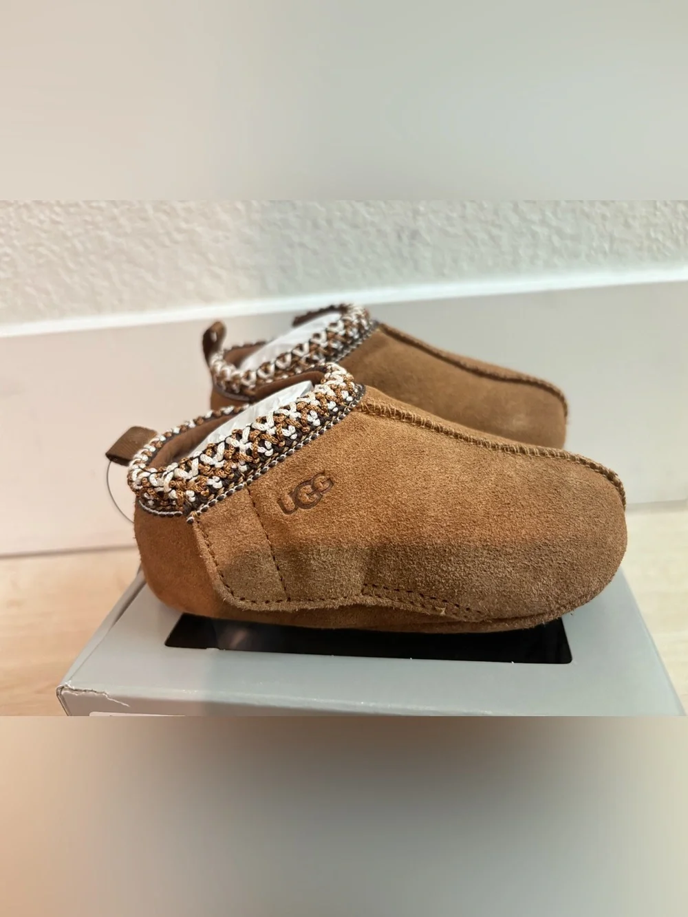 New in Box Infant UGG Tasman Suede Slippers